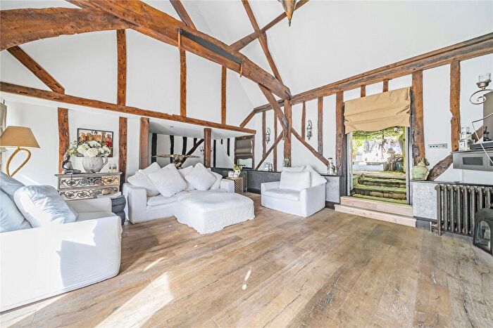 4 Bedroom Barn Conversion For Sale In Miletree Farm, Miletree Road, Leighton Buzzard, Bedfordshire, LU7