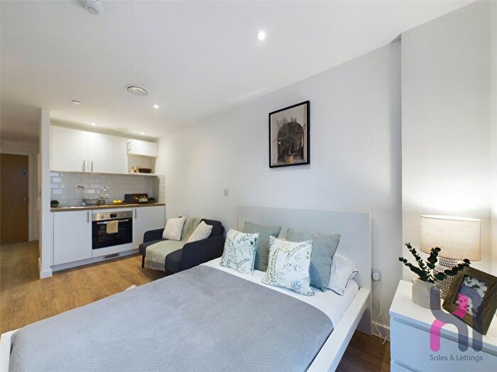 1 Bedroom Flat To Rent In Cheltenham Place, Frederick Road, Salford, M6