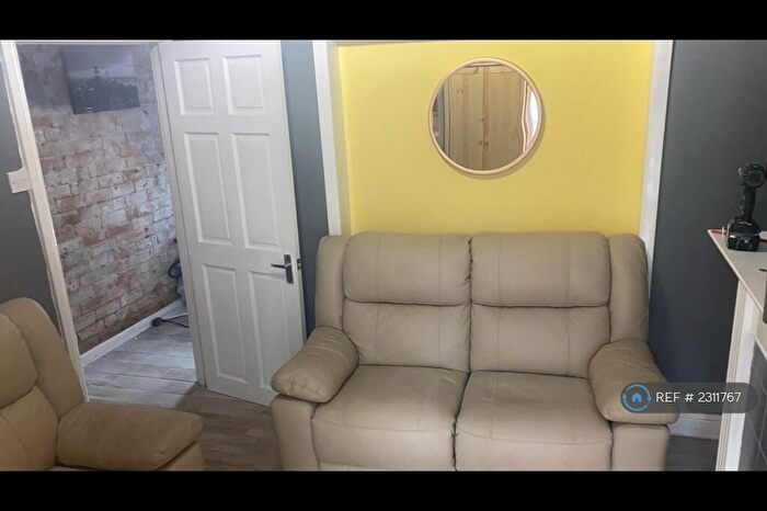 4 Bedroom Terraced House To Rent In Linden Road, Gloucester, GL1