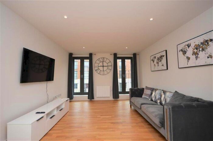 1 Bedroom Property To Rent In Countess Road, Northampton, NN5