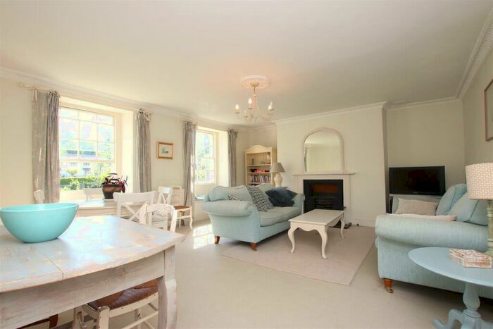 2 Bedroom Flat To Rent In Weston Lodge, Symes Park, Weston, Bath, BA1