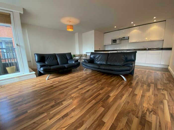 2 Bedroom Apartment To Rent In The Quadrangle, Lower Ormond Street, M1