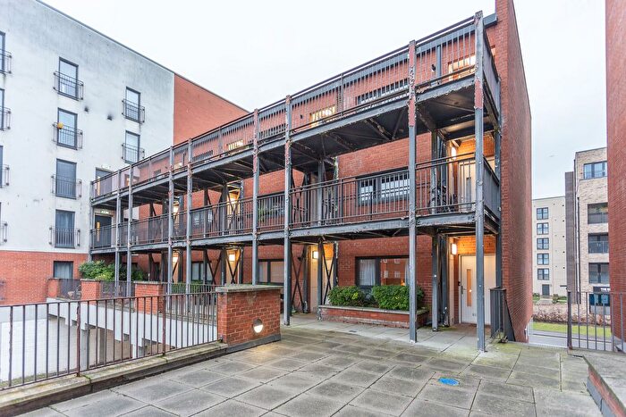 1 Bedroom Flat For Sale In / Salamander Court, Edinburgh, EH6