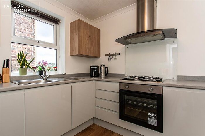 2 Bedroom Flat To Rent In Bear Road, Brighton, BN2