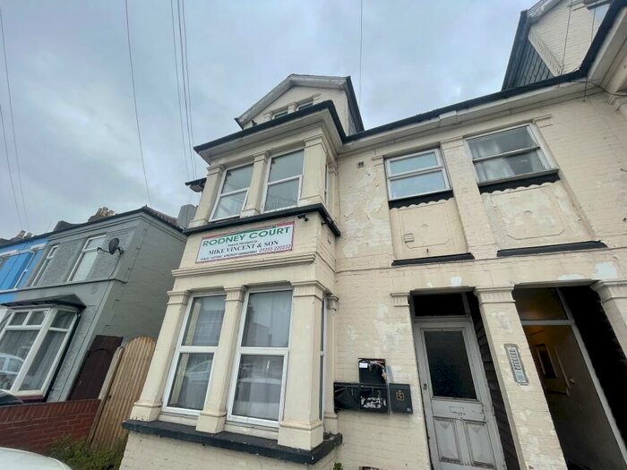 1 Bedroom Flat To Rent In Wellesley Road, Clacton-On-Sea, CO15
