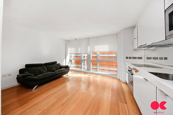 Studio To Rent In Fairmont Avenue, Canary Wharf, London, E14