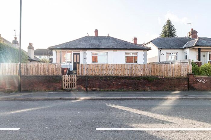 3 Bedroom Detached Bungalow To Rent In Armley Ridge Road, Leeds, LS12