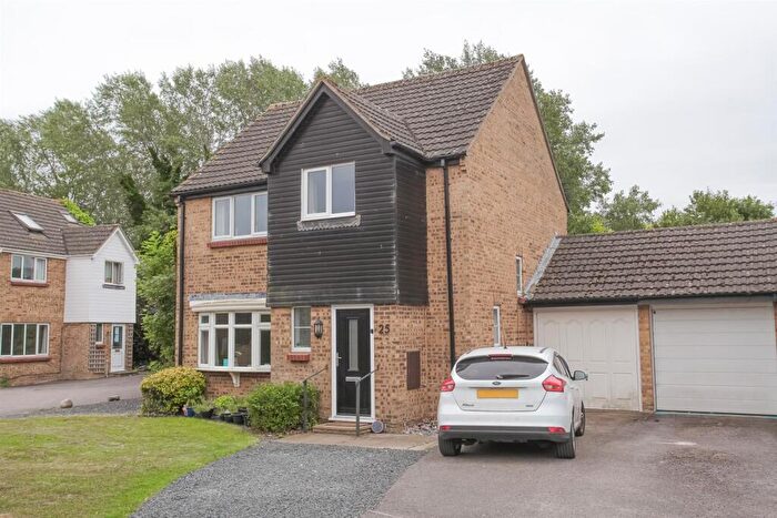 4 Bedroom Detached House To Rent In Burwell Meadow, Witney, OX28