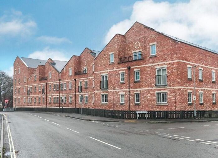 2 Bedroom Apartment To Rent In Piccadilly Heights, Wain Avenue, Chesterfield, S41