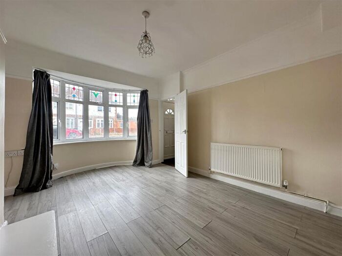 3 Bedroom Terraced House For Sale In Swainson Road, Northfield. Leicester, LE4
