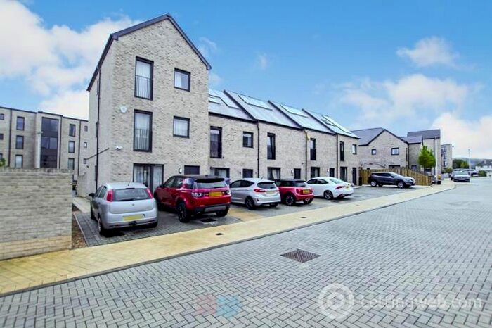 5 Bedroom Town House To Rent In Hadley Terrace, Edinburgh, EH11
