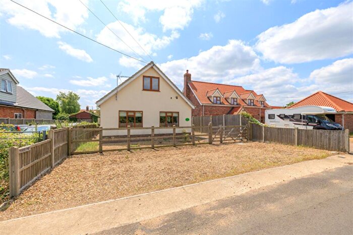 4 Bedroom Detached Bungalow For Sale In Coxs Lane, Reydon, IP18