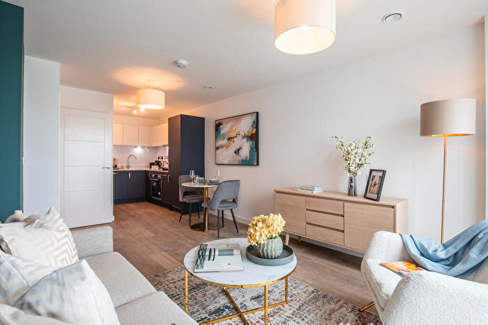 1 Bedroom Apartment To Rent In Centenary Plaza, Southampton, Hampshire, SO19