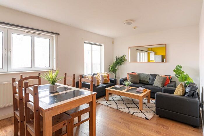 5 Bedroom Flat To Rent In New Mills, City Centre, Newcastle Upon Tyne, NE4