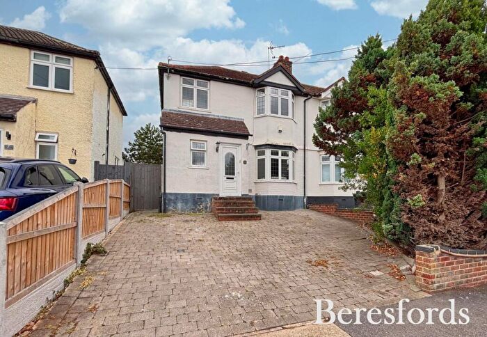 4 Bedroom Semi-Detached House For Sale In St. James Avenue West, Stanford-le-Hope, SS17