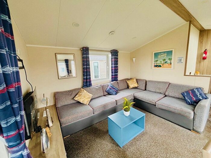 2 Bedroom Mobile/park Home For Sale In Canney Road, Steeple, Southminster, CM0