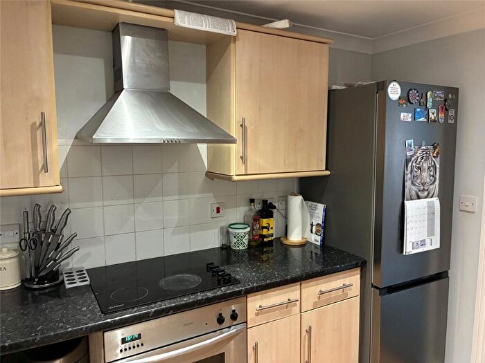 2 Bedroom Flat To Rent In Vectis Way, Cosham, Portsmouth, PO6