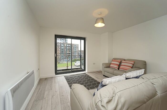 2 Bedroom Flat To Rent In Bouverie Court, Leeds, West Yorkshire, LS9