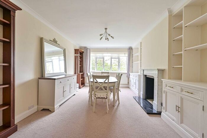 4 Bedroom Flat To Rent In Raymond Road, Wimbledon Village, London, SW19