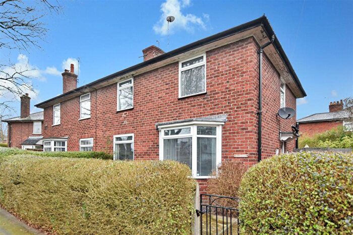 3 Bedroom Semi Detached House For Sale In Oak Drive, Wrexham, LL12