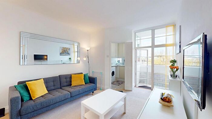 1 Bedroom Flat To Rent In Sloane Avenue, London, SW3