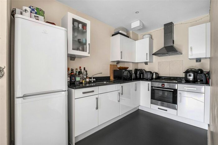 1 Bedroom Flat For Sale In Cherrywood Lodge, Birdwood Avenue, London, SE13
