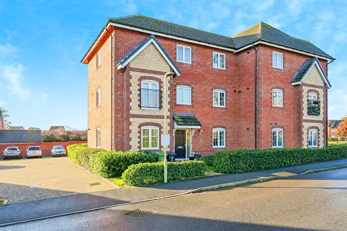 2 Bedroom Flat For Sale In Diamond Drive, Didcot, OX11