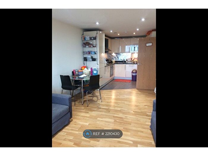 1 Bedroom Flat To Rent In Raphael House, Ilford, London, IG1
