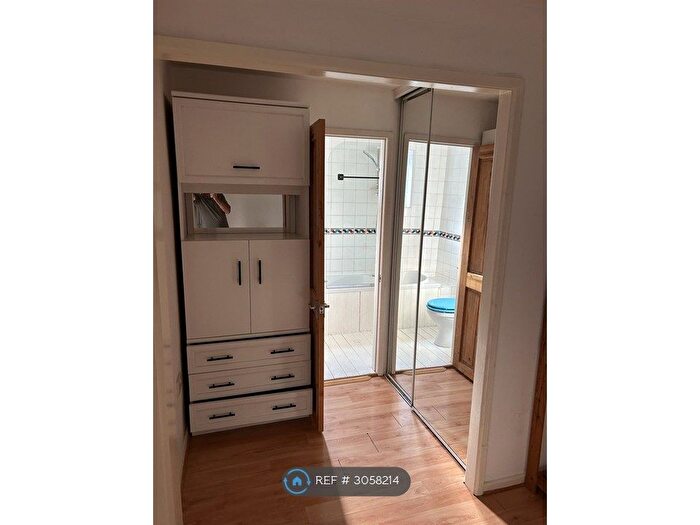 1 Bedroom Flat To Rent In Westlea, Swindon, SN5