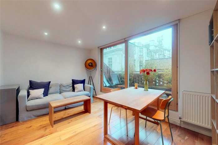 2 Bedroom Flat To Rent In Peerless Street, London, EC1V