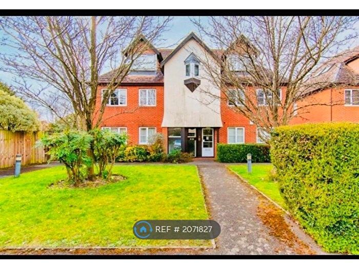 2 Bedroom Flat To Rent In Mansell Court, Reading, RG2