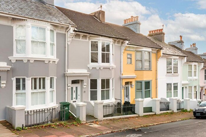 3 Bedroom Terraced House For Sale In Wakefield Road, Brighton, BN2
