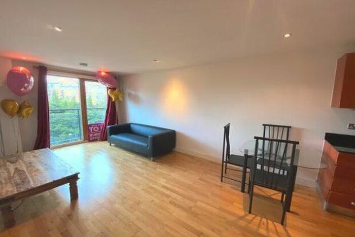 2 Bedroom Flat To Rent In Magellan House, Leeds, LS10