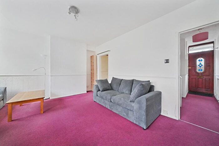 3 Bedroom Flat For Sale In Plough Way, Surrey Quays, SE16