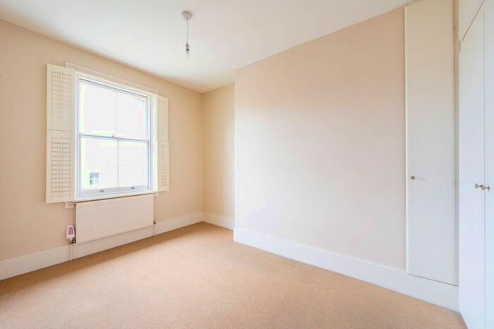 2 Bedroom Flat To Rent In Homefield Road, Wimbledon Village, London, SW19