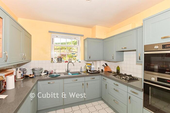 4 Bedroom Terraced House For Sale In Turners Hill Road, East Grinstead, West Sussex, RH19