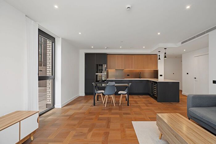 2 Bedroom Flat To Rent In Merino Gardens, London, E1W