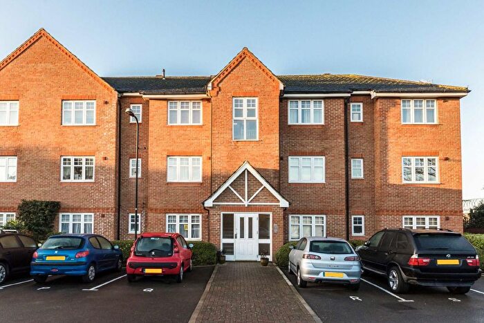 1 Bedroom Flat To Rent In Redwood Grove, London, W5