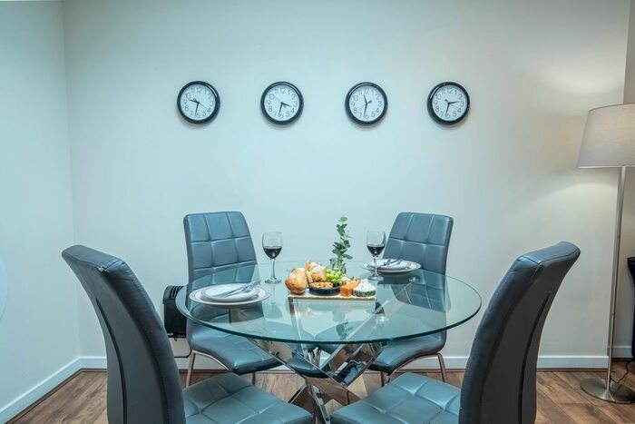 2 Bedroom Flat To Rent In Halifax House, Liverpool, L2