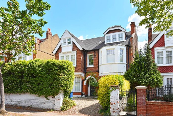 2 Bedroom Flat To Rent In Blakesley Avenue, London, W5