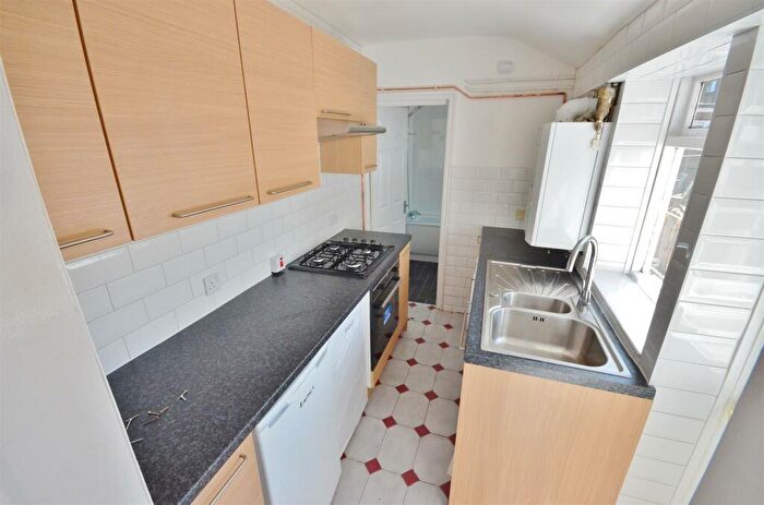 3 Bedroom Terraced House For Sale In Tavistock Street, South Luton, LU1