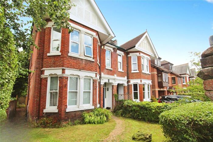 2 Bedroom Flat For Sale In Thornbury Avenue, Southampton, Hampshire, SO15