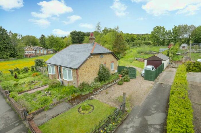 3 Bedroom Detached Bungalow For Sale In The Street, Doddington, ME9