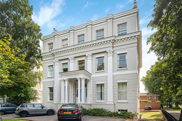 3 Bedroom Apartment For Sale In Pittville Lawn, Cheltenham, GL52