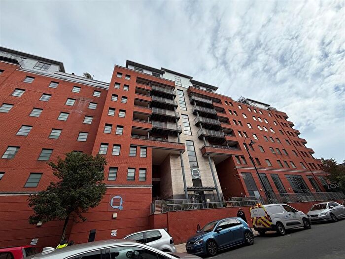 2 Bedroom Property To Rent In The Quadrangle, Lower Ormond Street, Manchester, M1