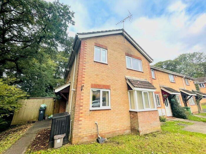 2 Bedroom House To Rent In Clos Y Wiwer, Thornhill, Cardiff, CF14