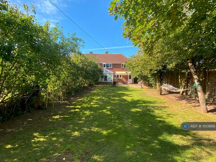 3 Bedroom Semi-Detached House To Rent In Kennel Close, Ascot, SL5