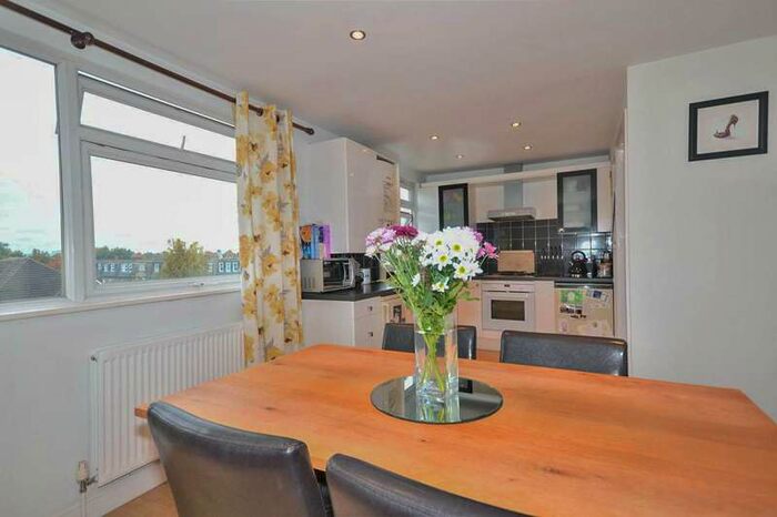 1 Bedroom Flat To Rent In Effra Road, Wimbledon, SW19