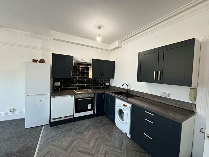 2 Bedroom Flat To Rent In Available Now!, BN22