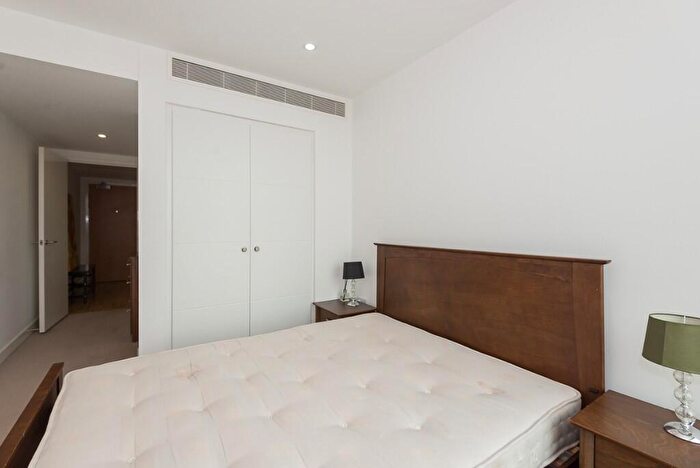 2 Bedroom Apartment To Rent In Marsh Wall, London, E14